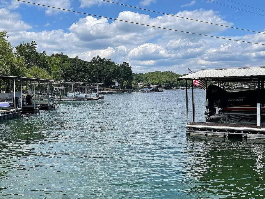 Lakefront Cottage In Secluded Cove Sunrise Beach Bagian luar foto